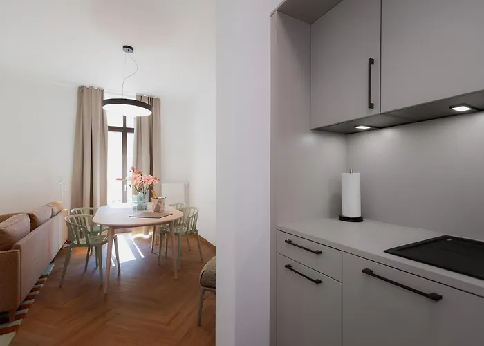 Alpine Apartements Maximilian Aparthotel 3*